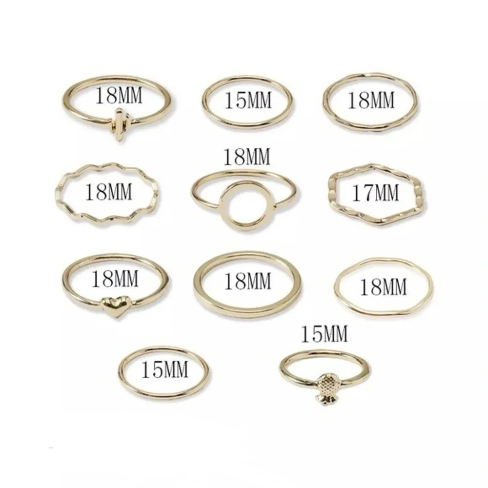 3/$30 💛 Dainty Ring Set